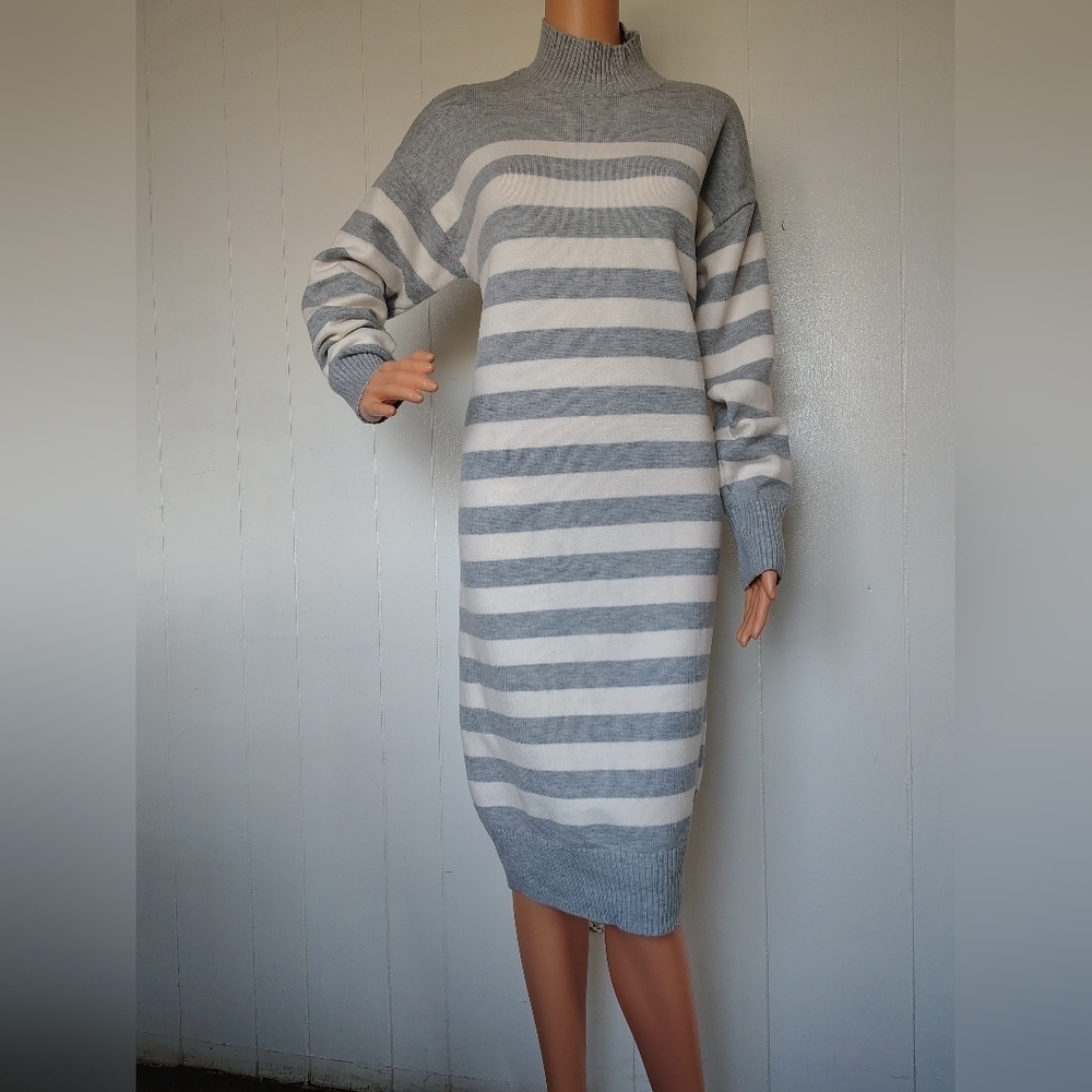 Vero Gray and White Striped Sweater Dress Size M